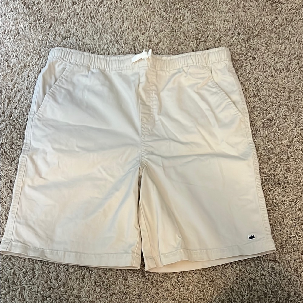 Crown & Ivy Cream Flat Front Shorts